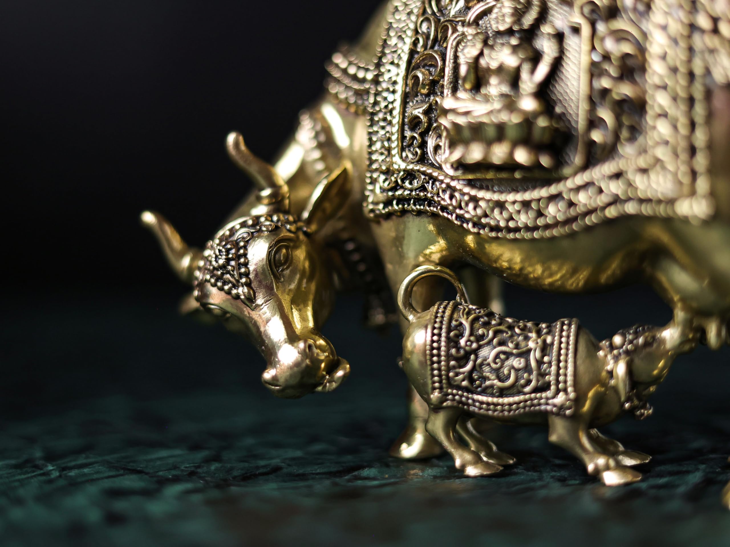 Premium Brass | Gou MATA Holy Cow Mother with Calf | Cow Decor Idol |LAXMI Ganesh Kamadhenu Idol with FINE Carving Work | 5 by 7 INCH