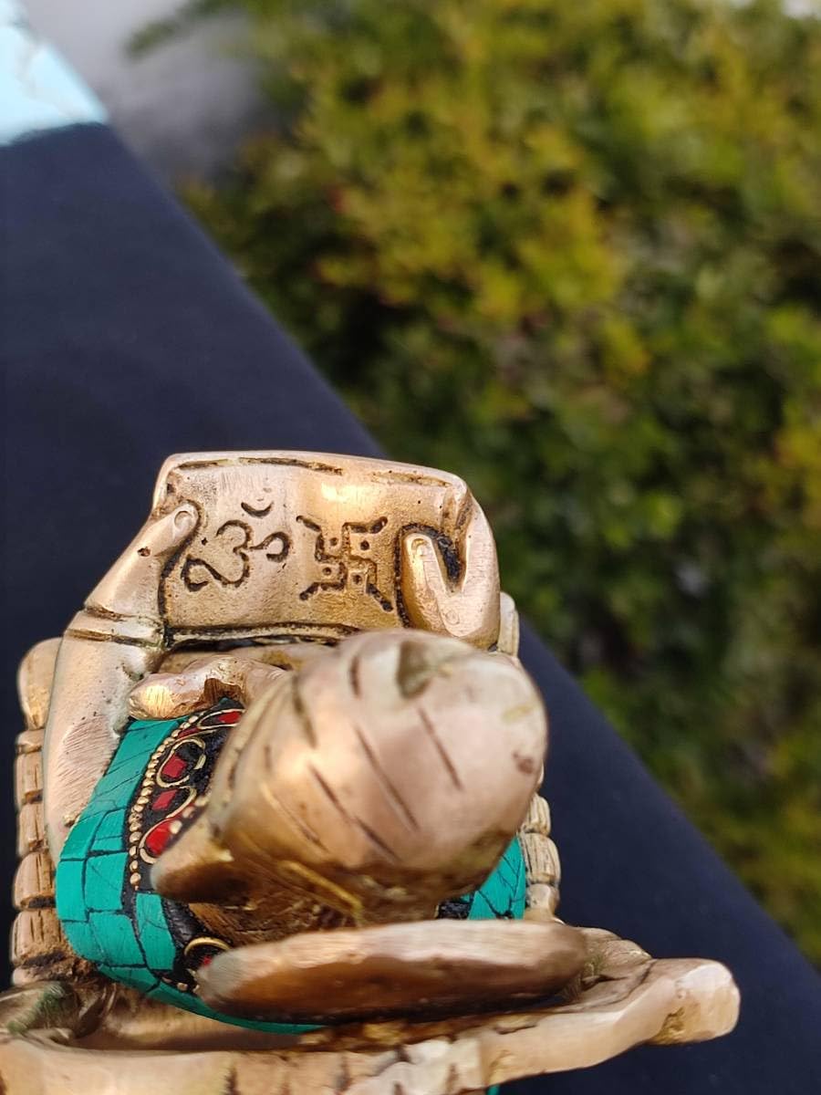 DECORATIVE SWINGING STATUE OF GANWSH JI