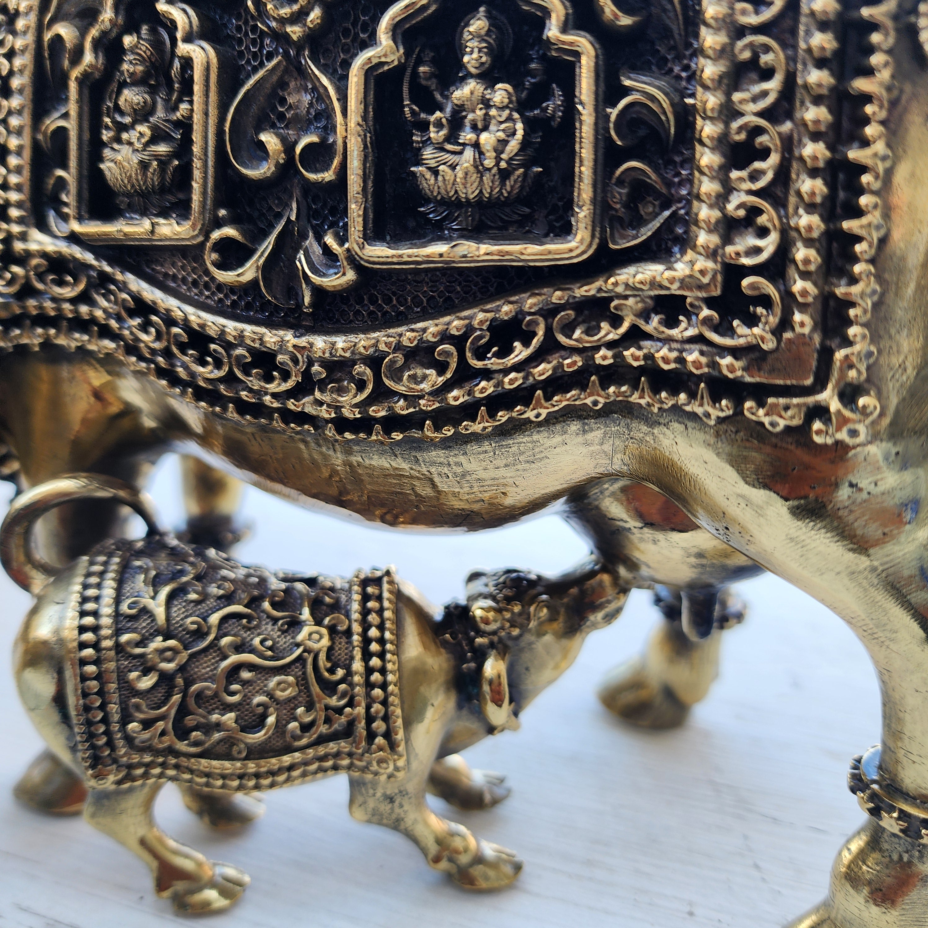 BIG Kamdhenu Statue with eight laxmi Premium Brass