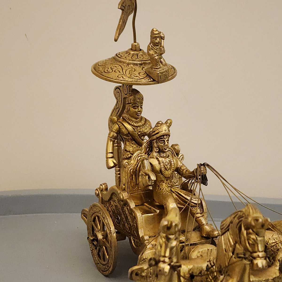 8.5 inch Arjun rath / Mahabharata Chariot with krishna or Hanuman Ji