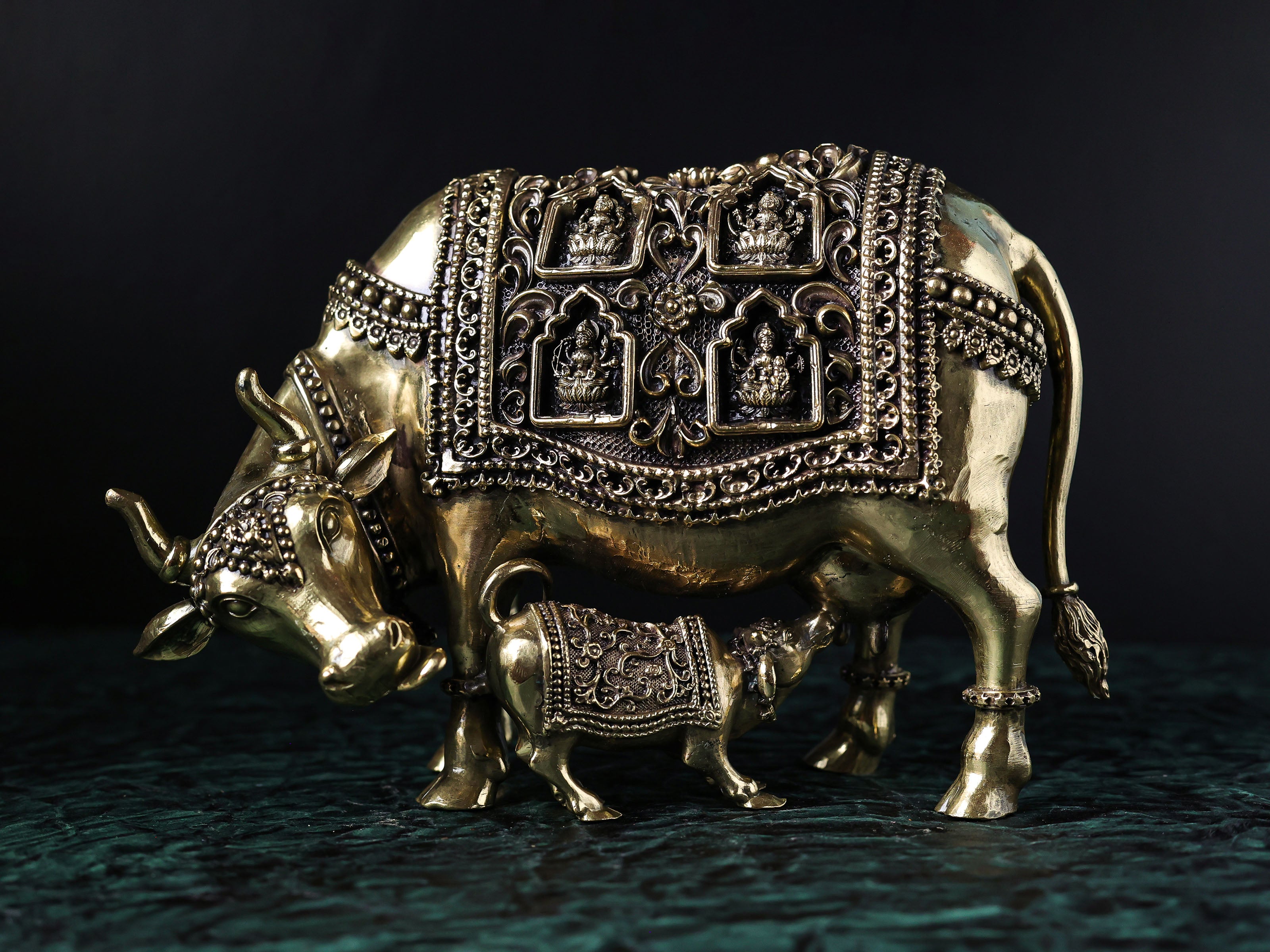 BIG Kamdhenu Statue with eight laxmi Premium Brass