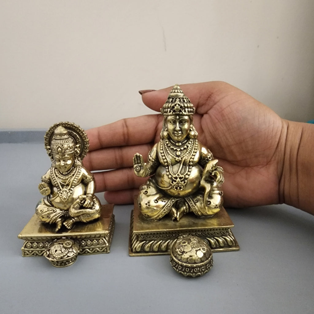 Kuber laxmi ji Statue