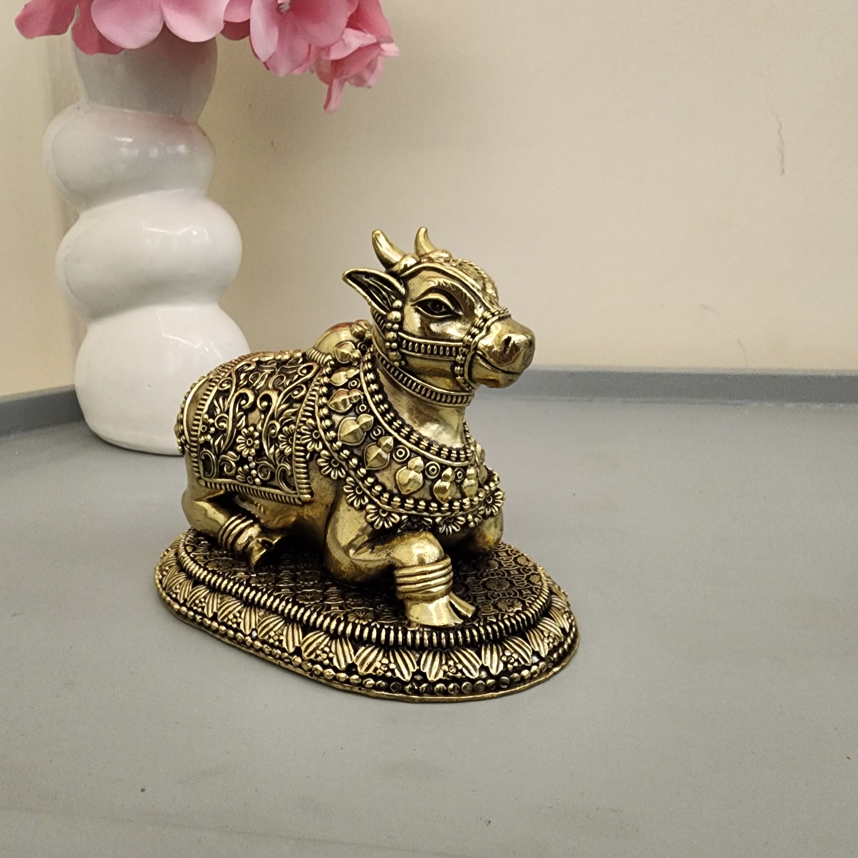 Nandi Statue Premium Brass 2 / 4 inch (70 gram / 480 gram)