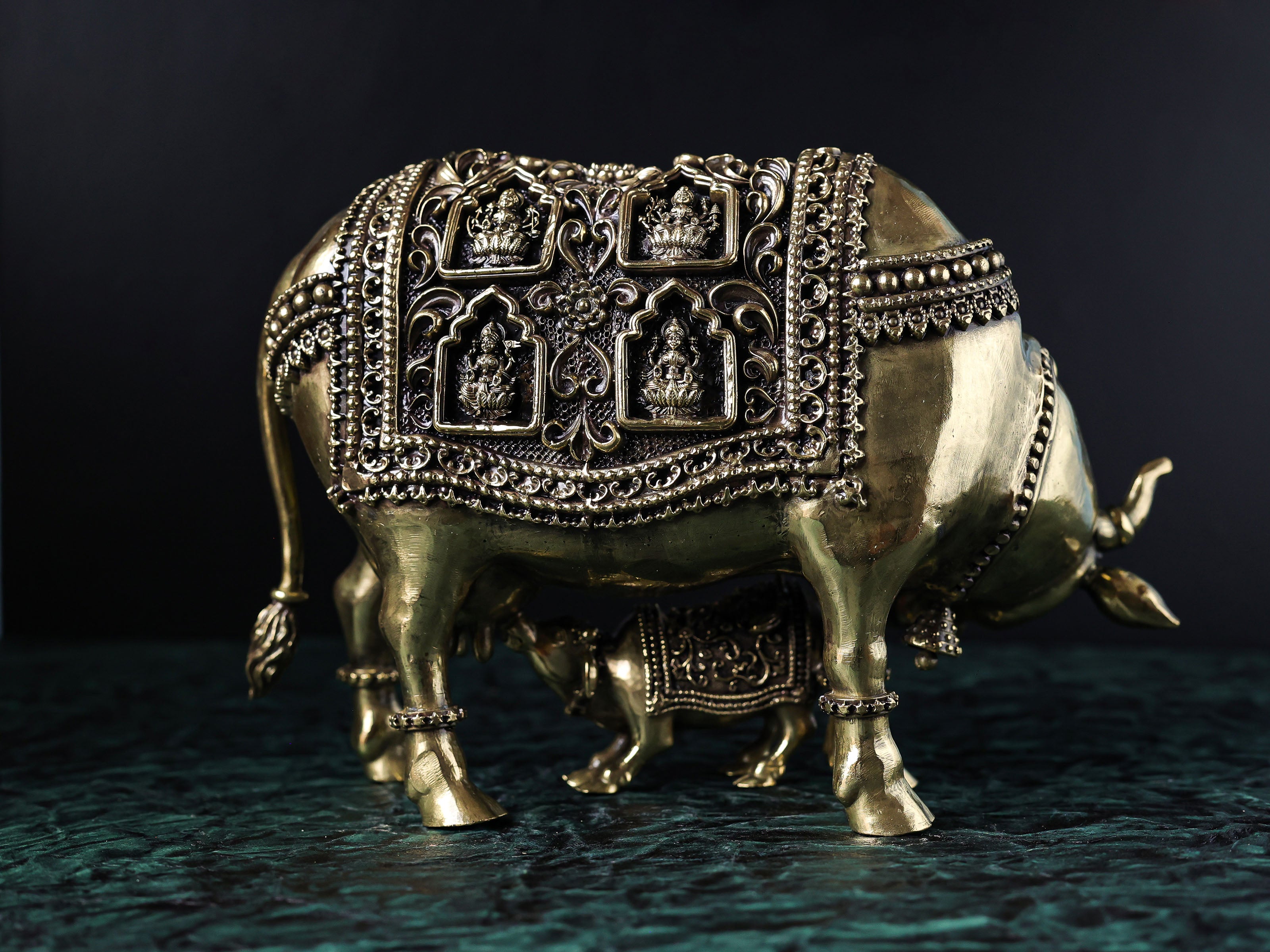 BIG Kamdhenu Statue with eight laxmi Premium Brass