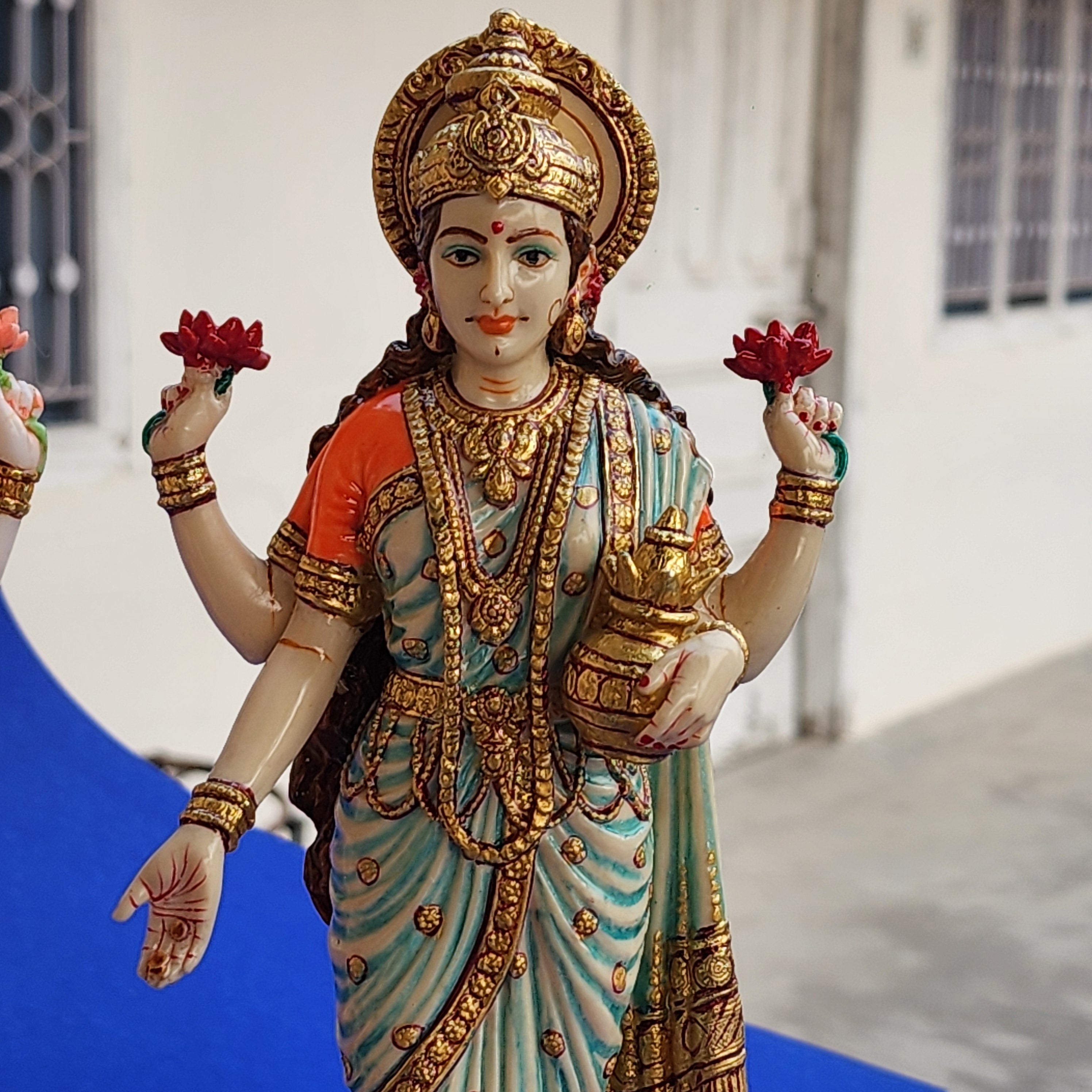 10 inch red finished laxmi maa statue (0.85 kg )