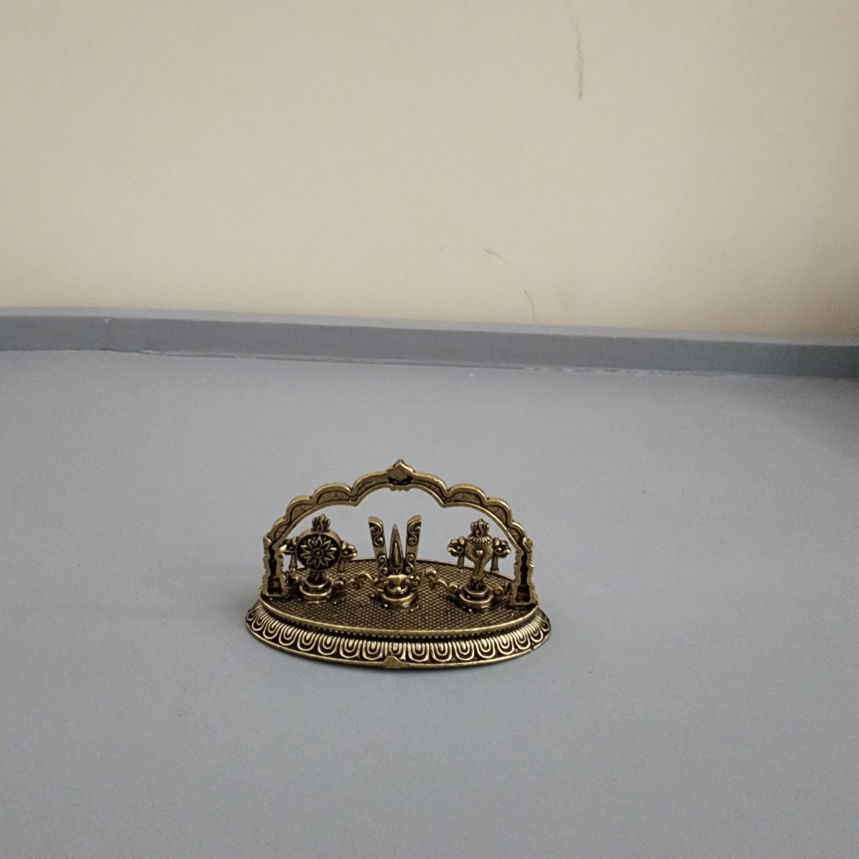 Tirupati Balaji Shanku Chakra Namam Stand