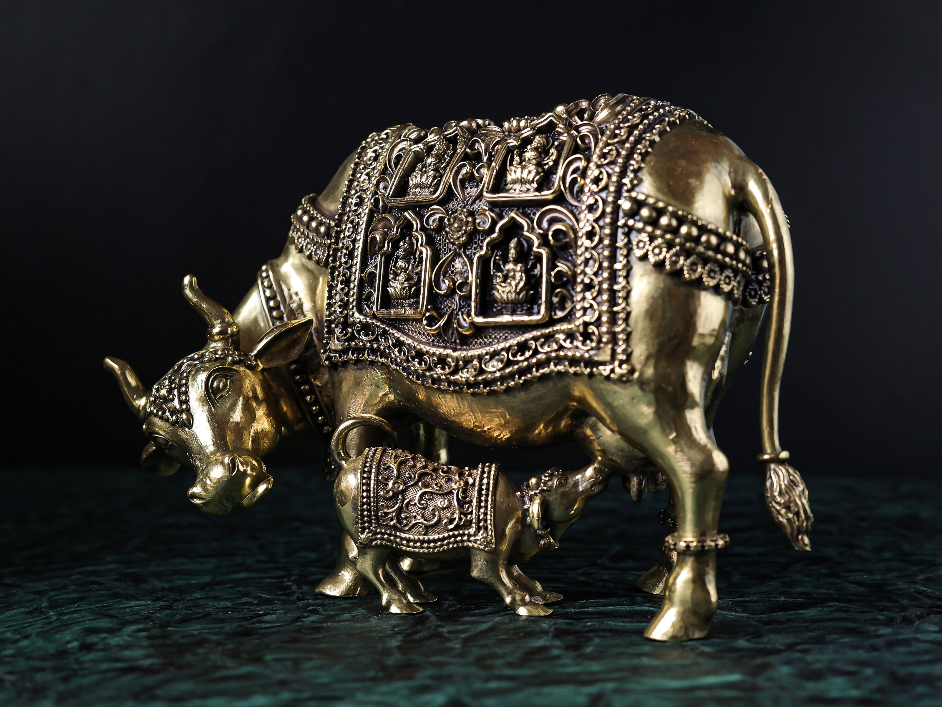 BIG Kamdhenu Statue with eight laxmi Premium Brass