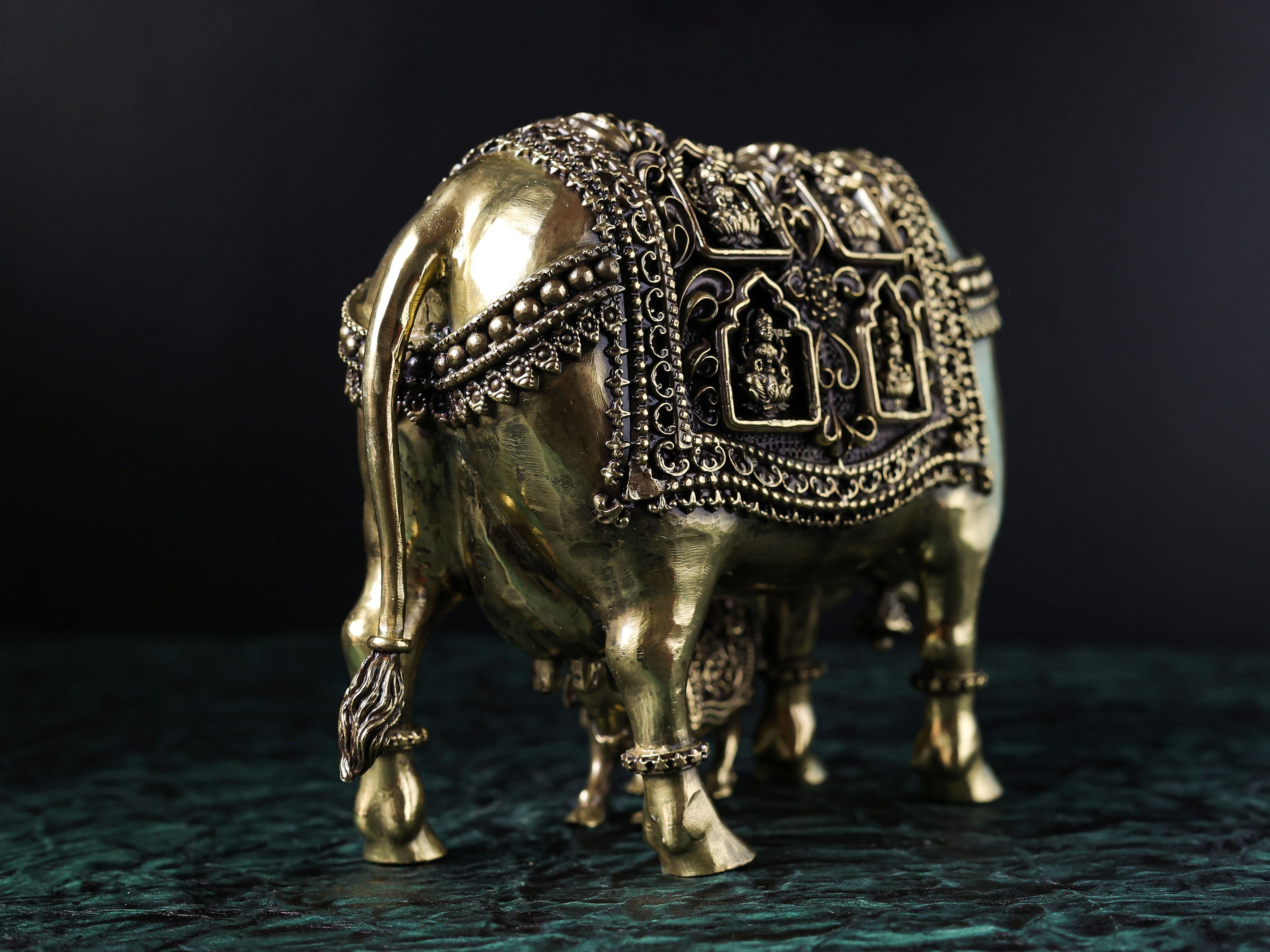 BIG Kamdhenu Statue with eight laxmi Premium Brass