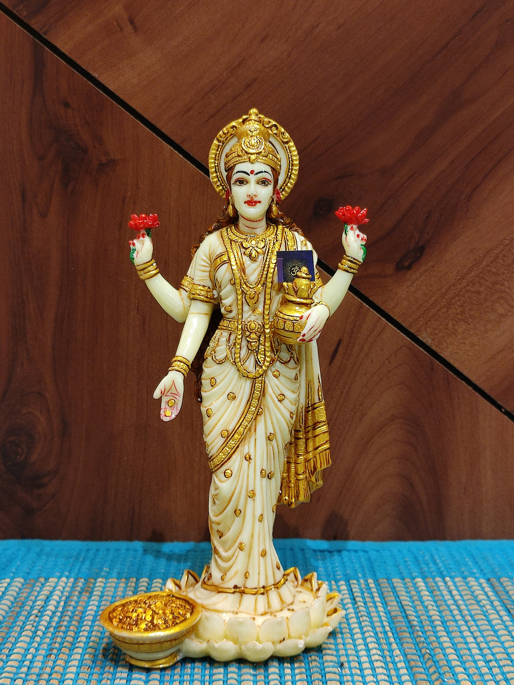 10 inch red finished laxmi maa statue (0.85 kg )