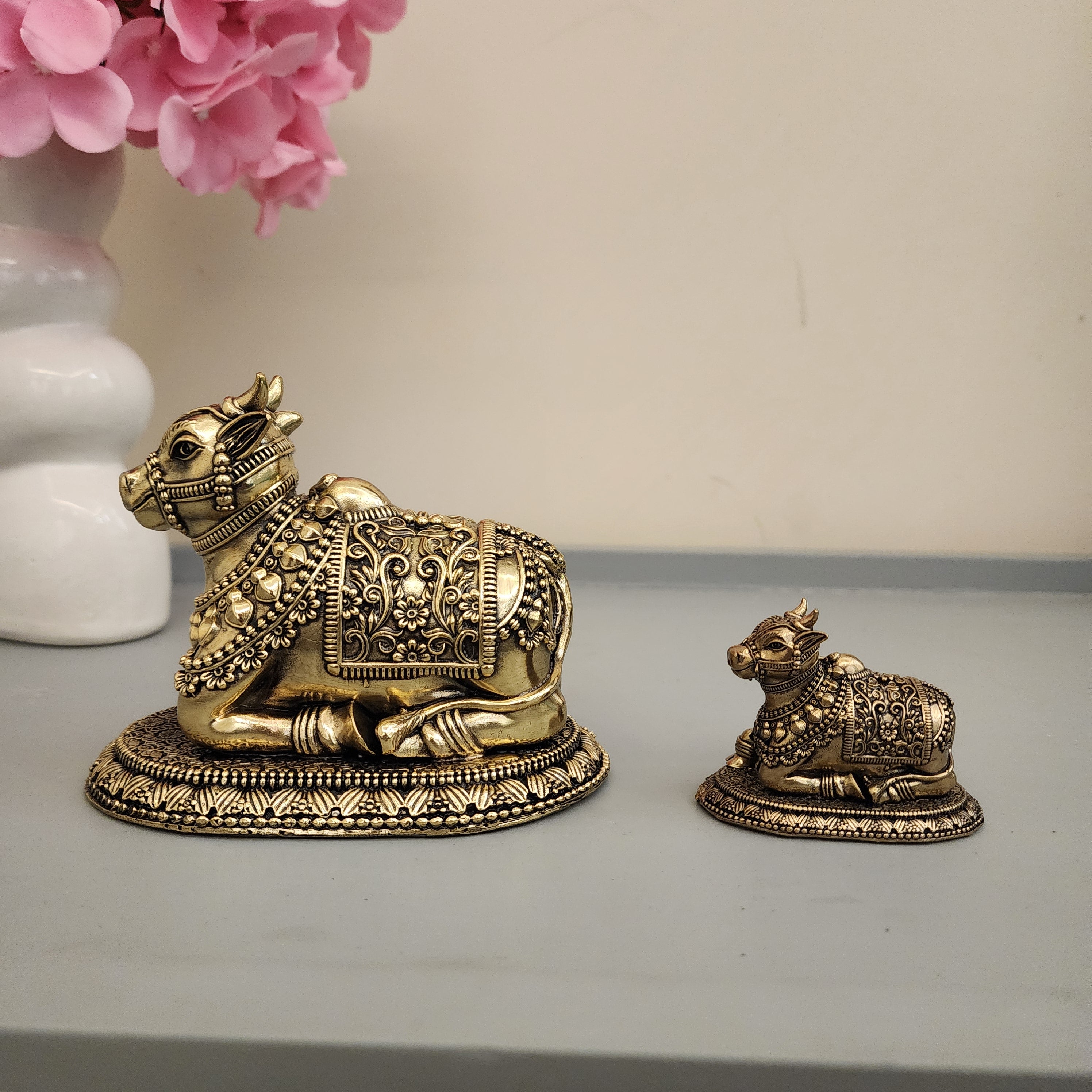 Nandi Statue Premium Brass 2 / 4 inch (70 gram / 480 gram)